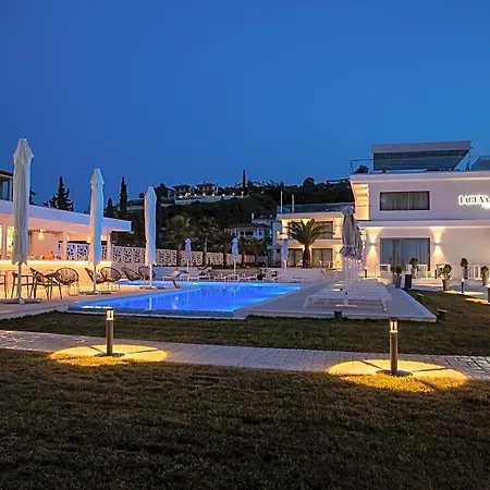 Laguna Hotel